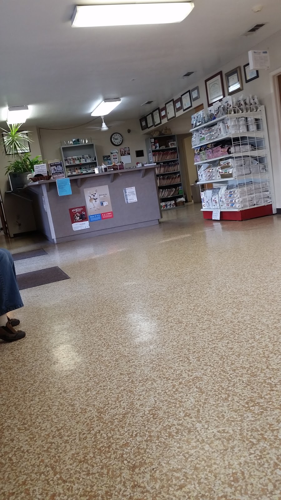 Ennis Veterinary Clinic - Ennis , United States