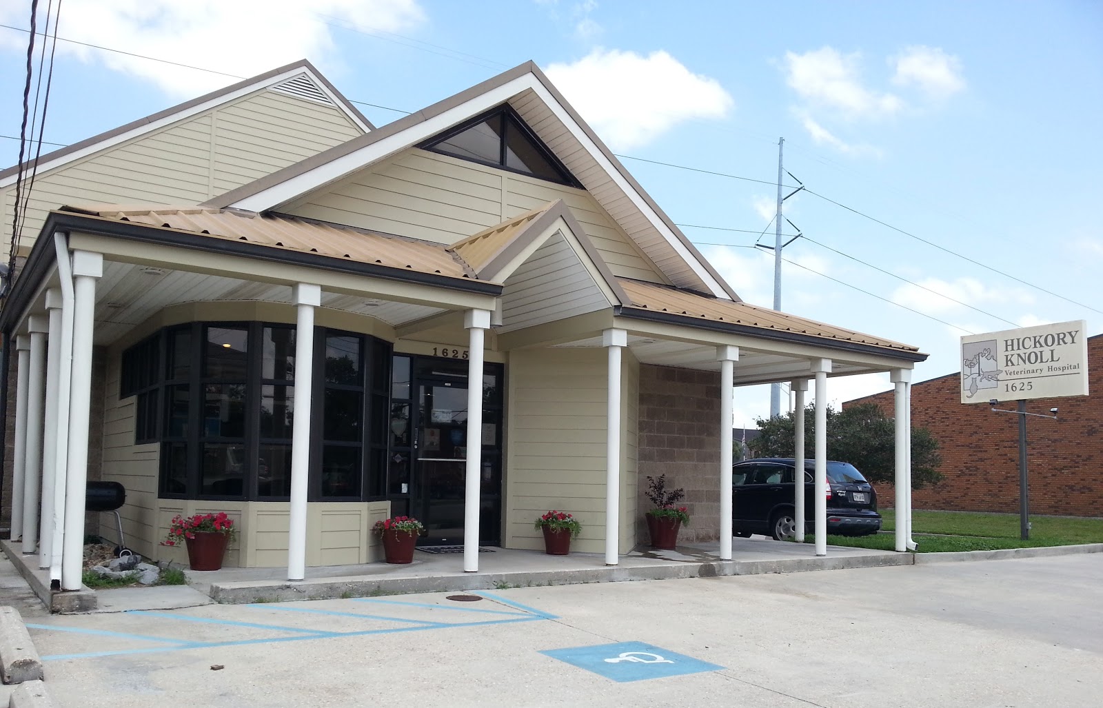 Hickory Knoll Veterinary Hospital - Harahan , United States