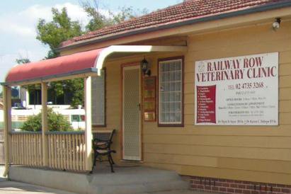 Railway Row Veterinary Clinic - Emu Plains , Australia