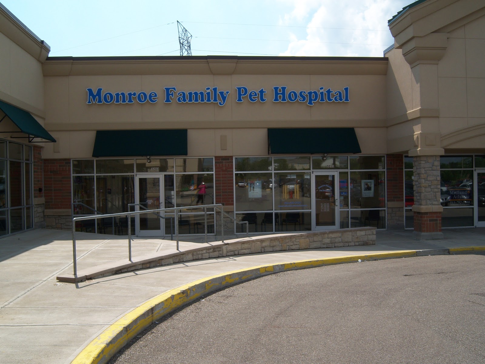 Monroe Family Pet Hospital - Monroe , United States