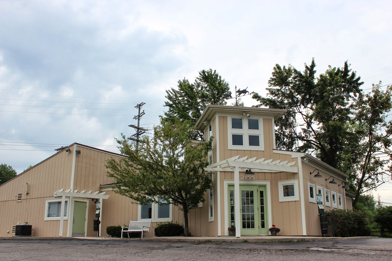 Rochester Veterinary Hospital - Rochester Hills , United States