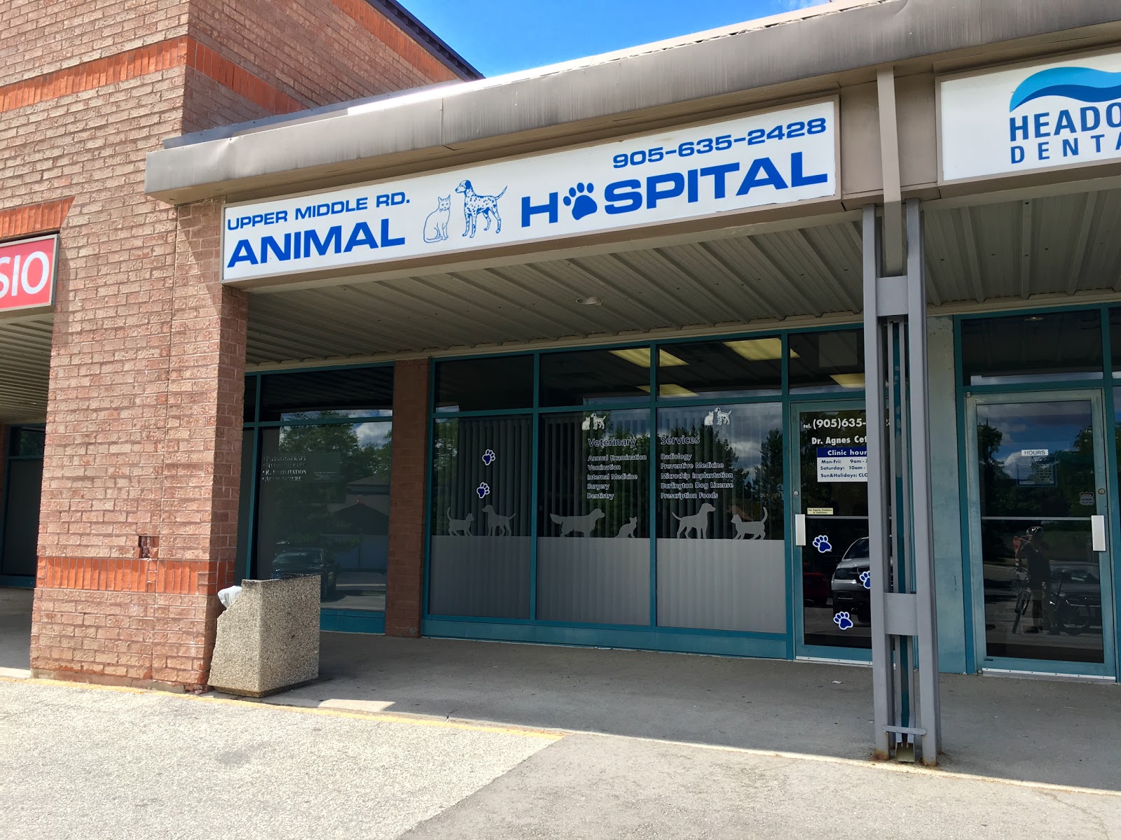 Upper Middle Road Animal Hospital - Burlington , Canada