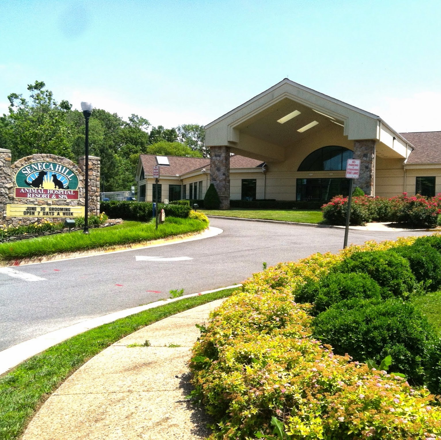 Seneca Hill Animal Hospital Resort And Spa - Great Falls , United States