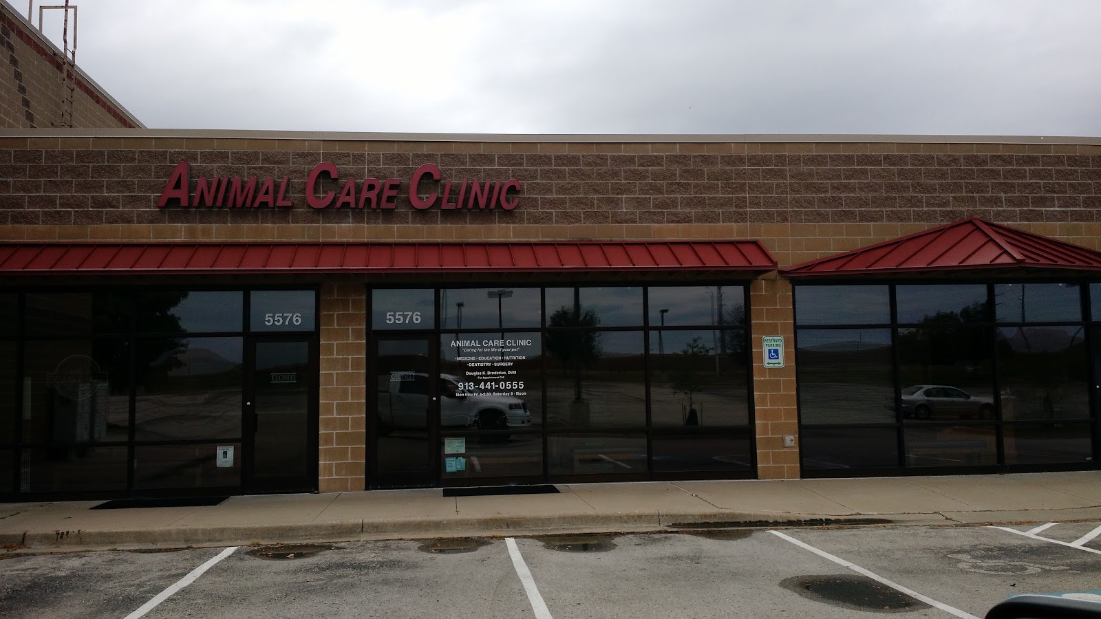 Animal Care Clinic - Shawnee , United States