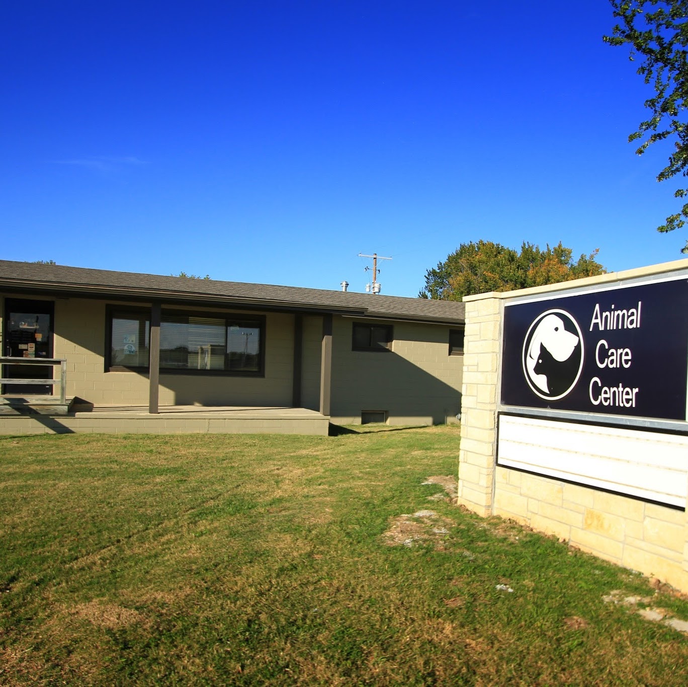 Animal Care Center And Resort - El Dorado , United States