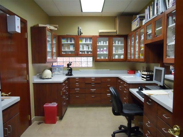 Bayshore Veterinary Clinic - Shorewood , United States