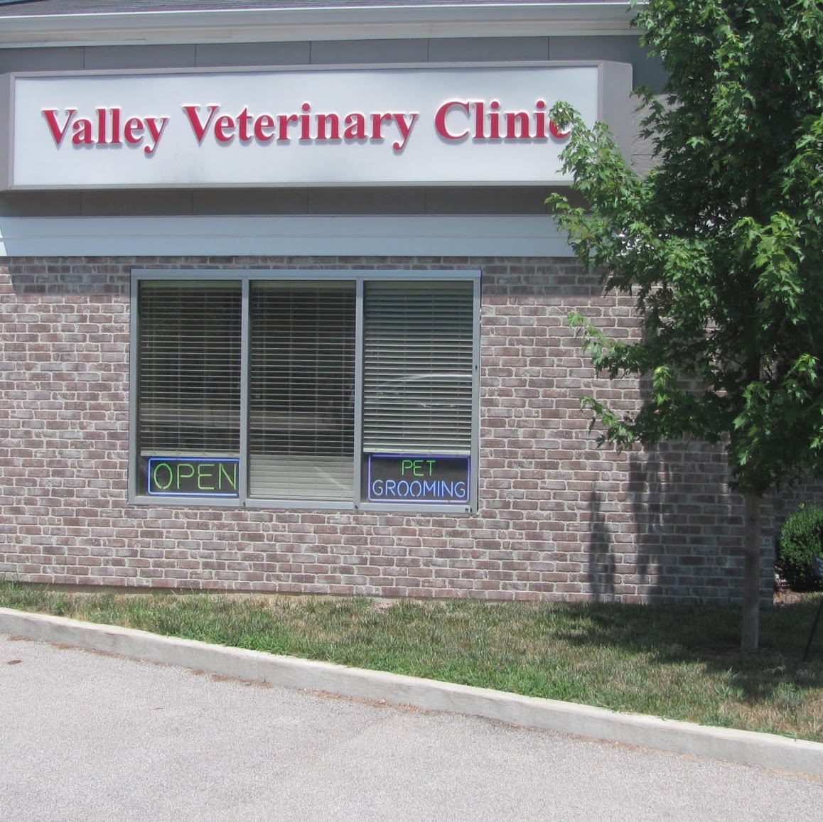 Valley Veterinary Clinic - Valley Park , United States