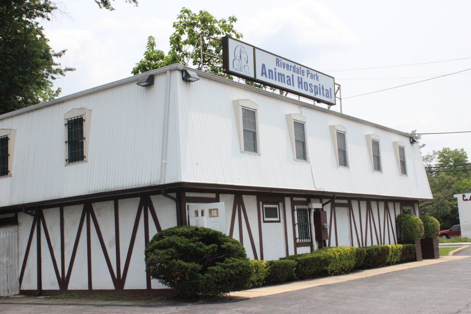 Riverdale Park Animal Hospital - Riverdale , United States