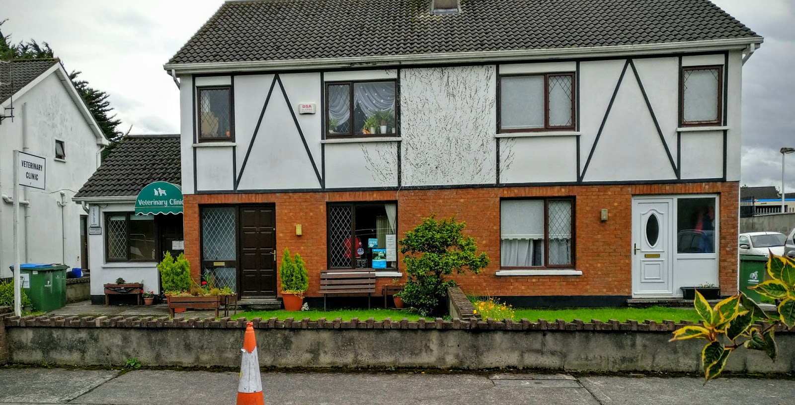 Dooradoyle Raheen Pet Clinic Adrian Hanley - Limerick , Ireland
