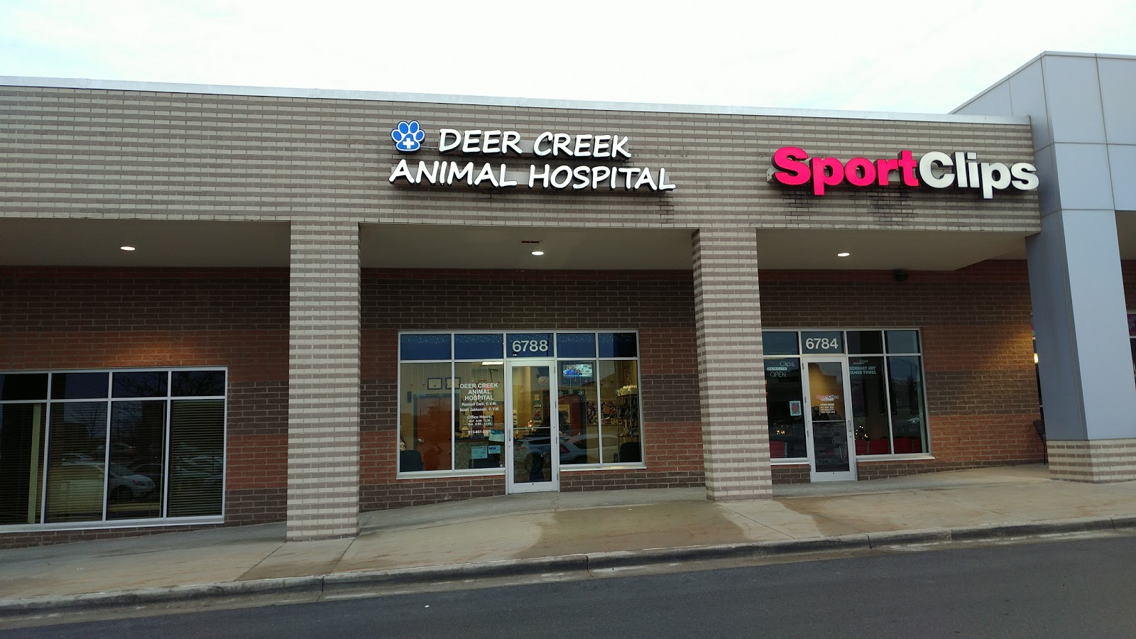 Deer Creek Animal Hospital - Overland Park , United States