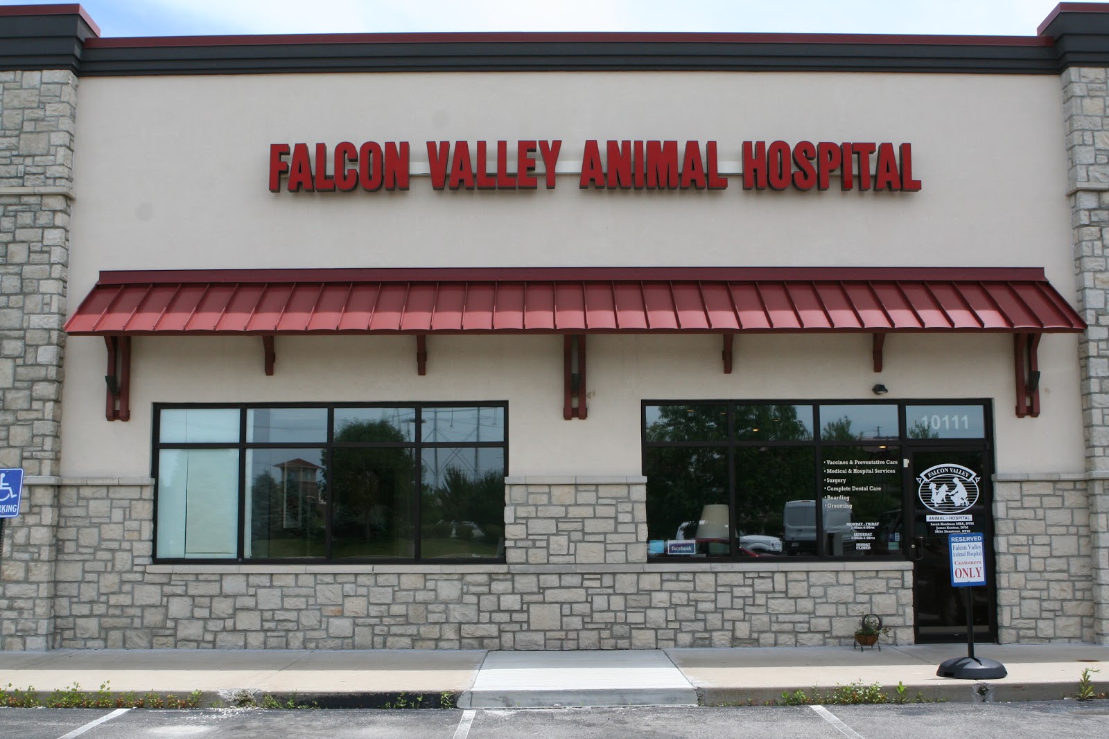 Falcon Valley Animal Hospital - Lenexa , United States