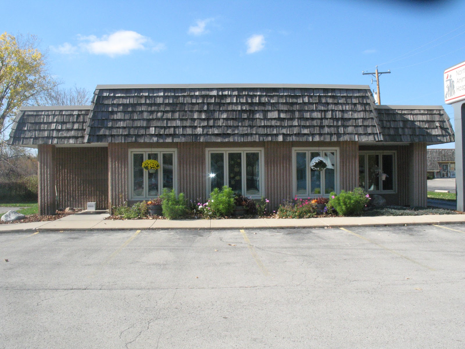 North Shore Animal Hospital - Racine , United States