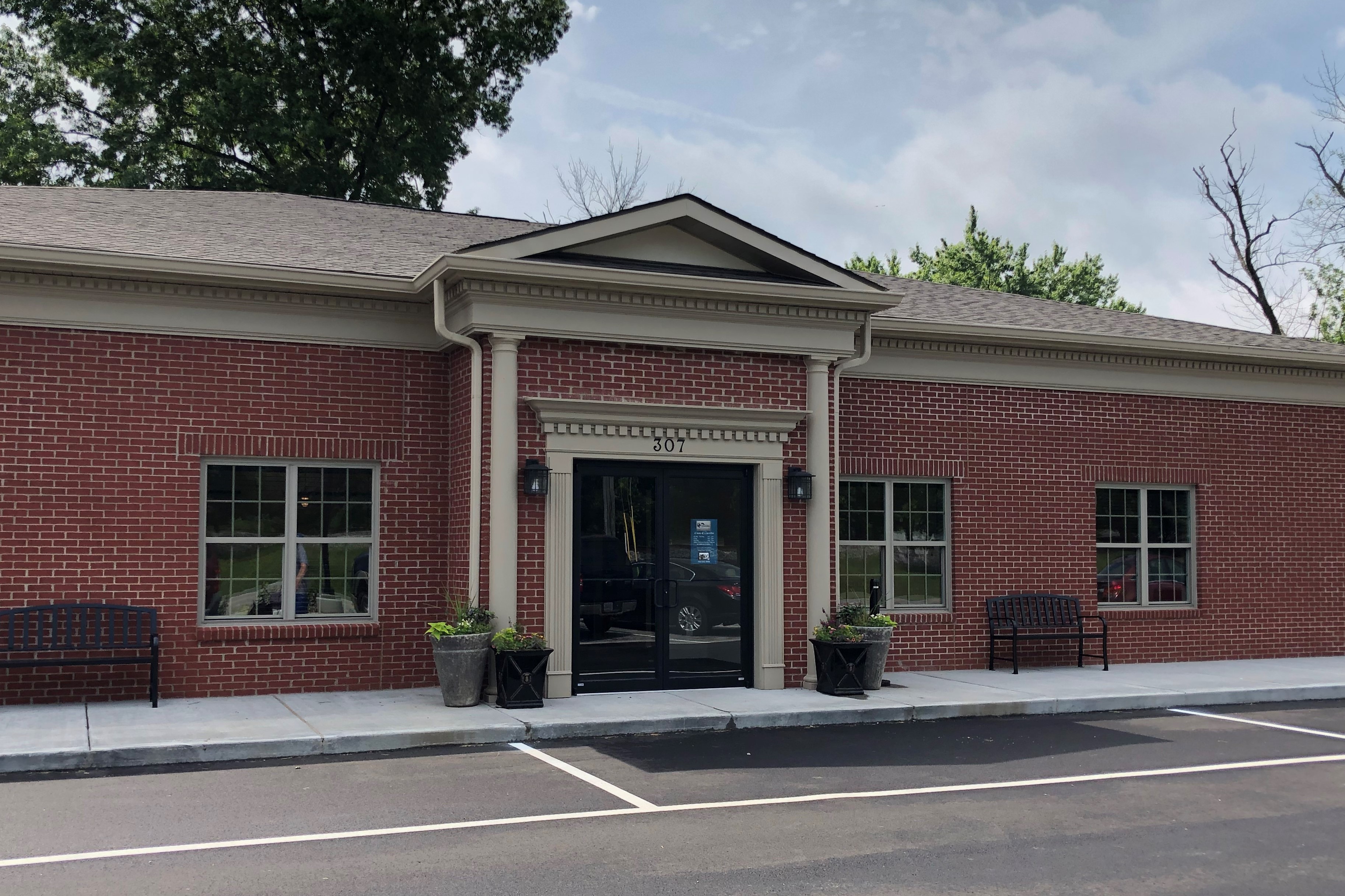 Pewee Valley Veterinary Center - Pewee Valley , United States
