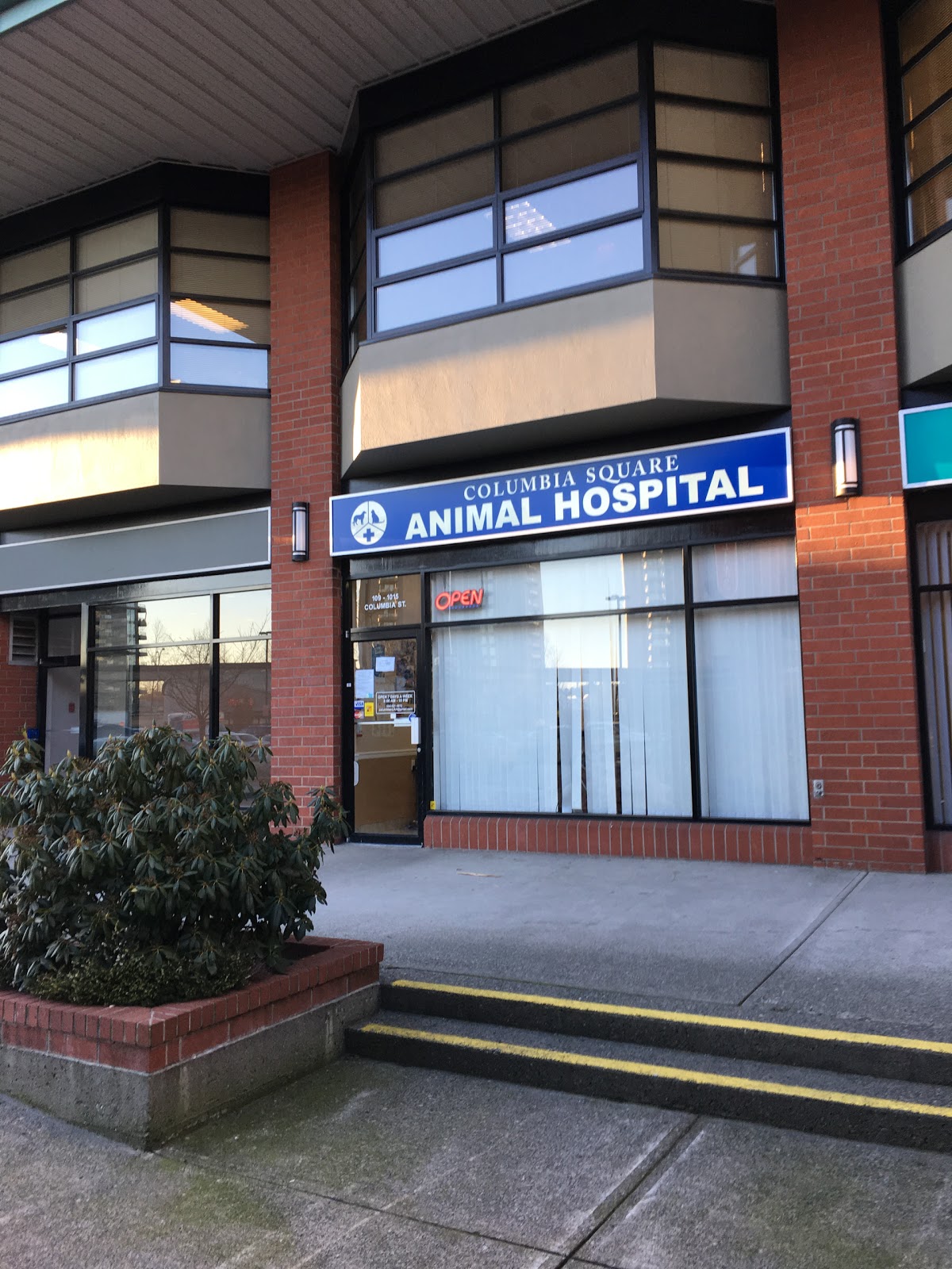 Columbia Square Animal Hospital - New Westminster , Canada