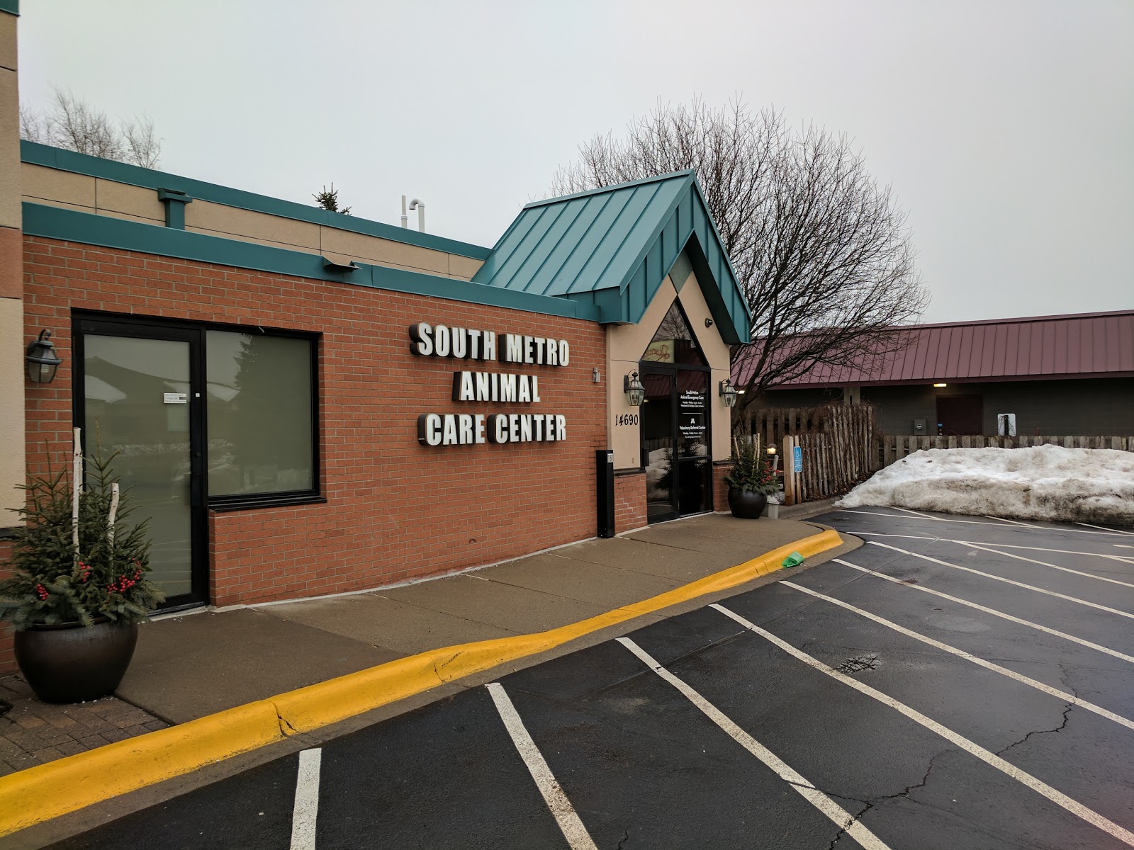 South Metro Animal Emergency Care - Apple Valley , United States
