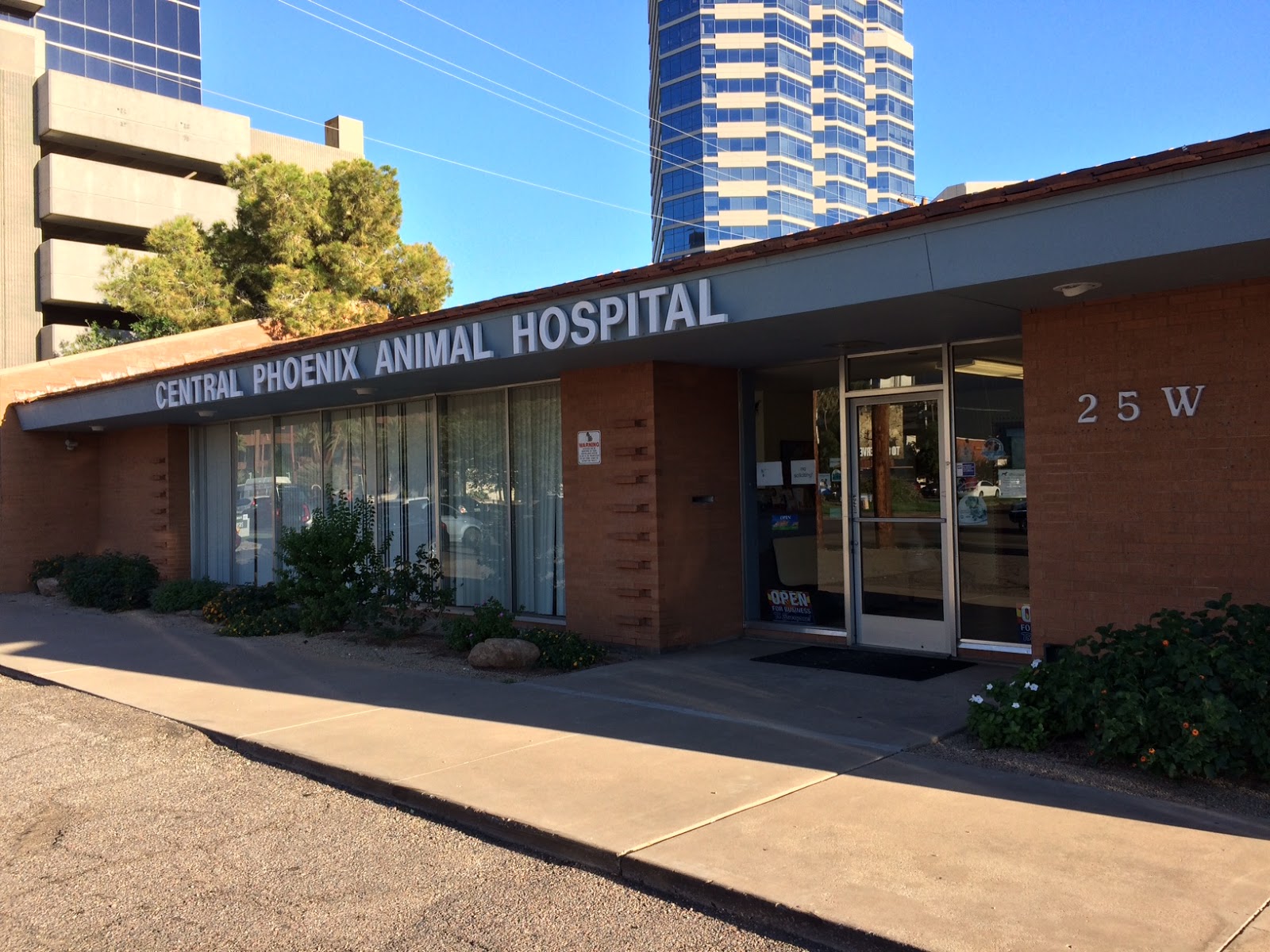 Central Phoenix Animal Hospital - Phoenix , United States