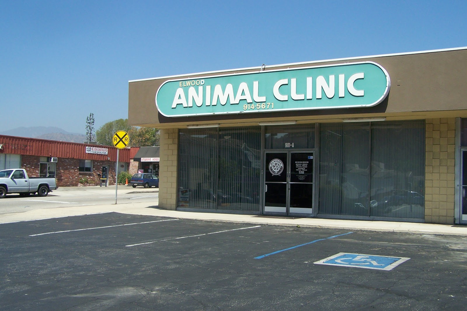 Elwood Animal Clinic - Glendora , United States
