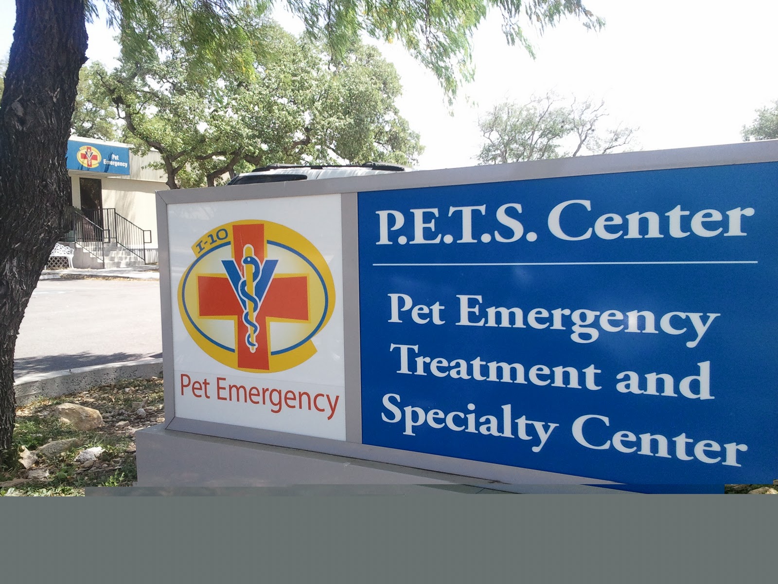 I-10 Pet Emergency - San Antonio , United States