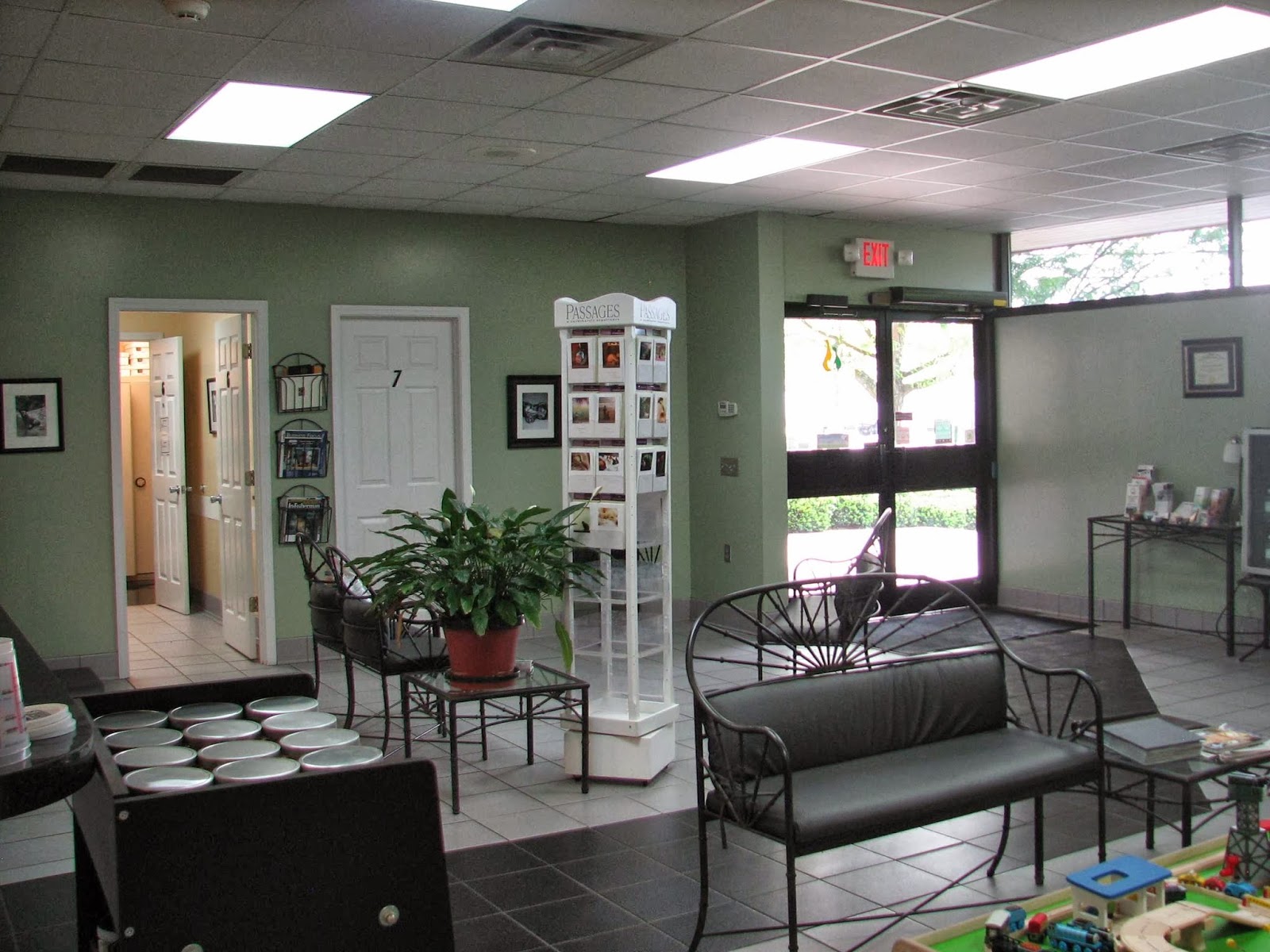 Lansdowne Veterinary Clinic and Dental Center - Lexington , United States