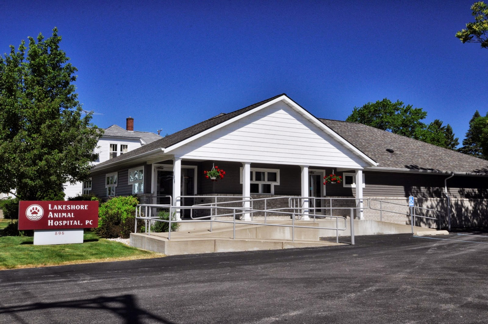 Lakeshore Animal Hospital - Muskegon , United States