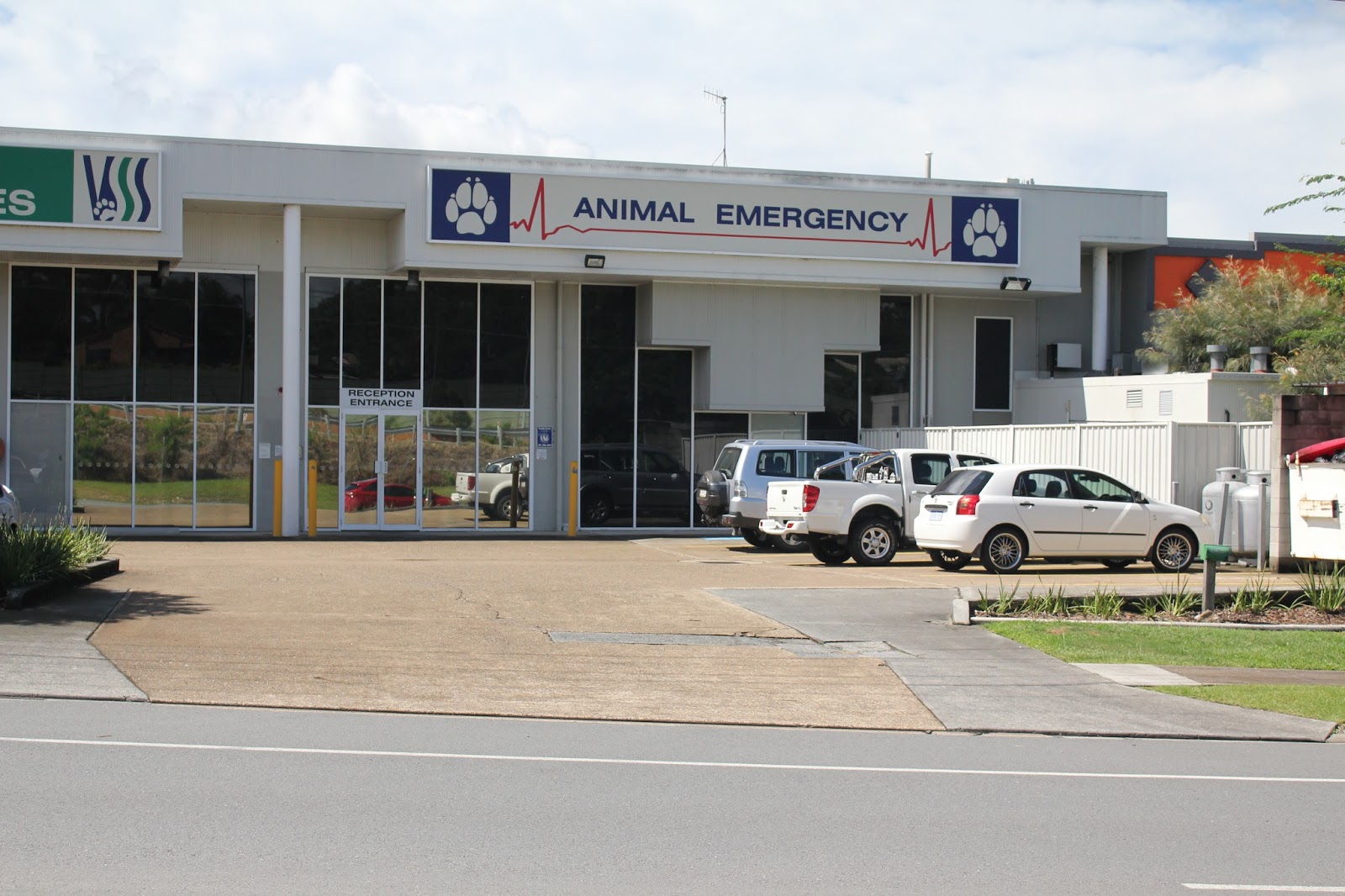 Animal Emergency Service - Carrara , Australia