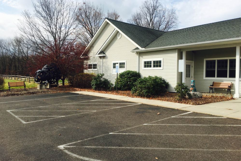 Suffield Veterinary Hospital - Suffield , United States