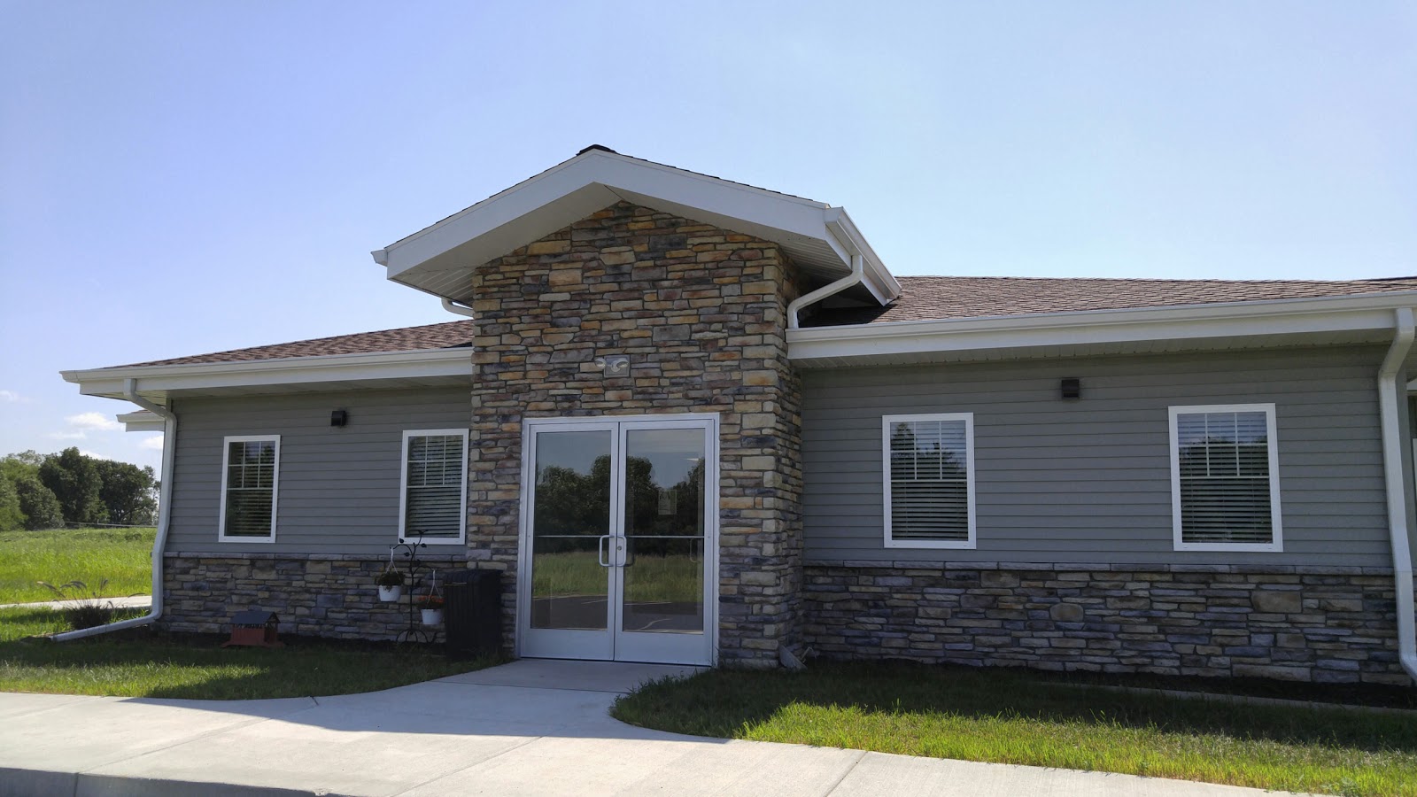 Brooklyn Road Veterinary Clinic - Jackson , United States