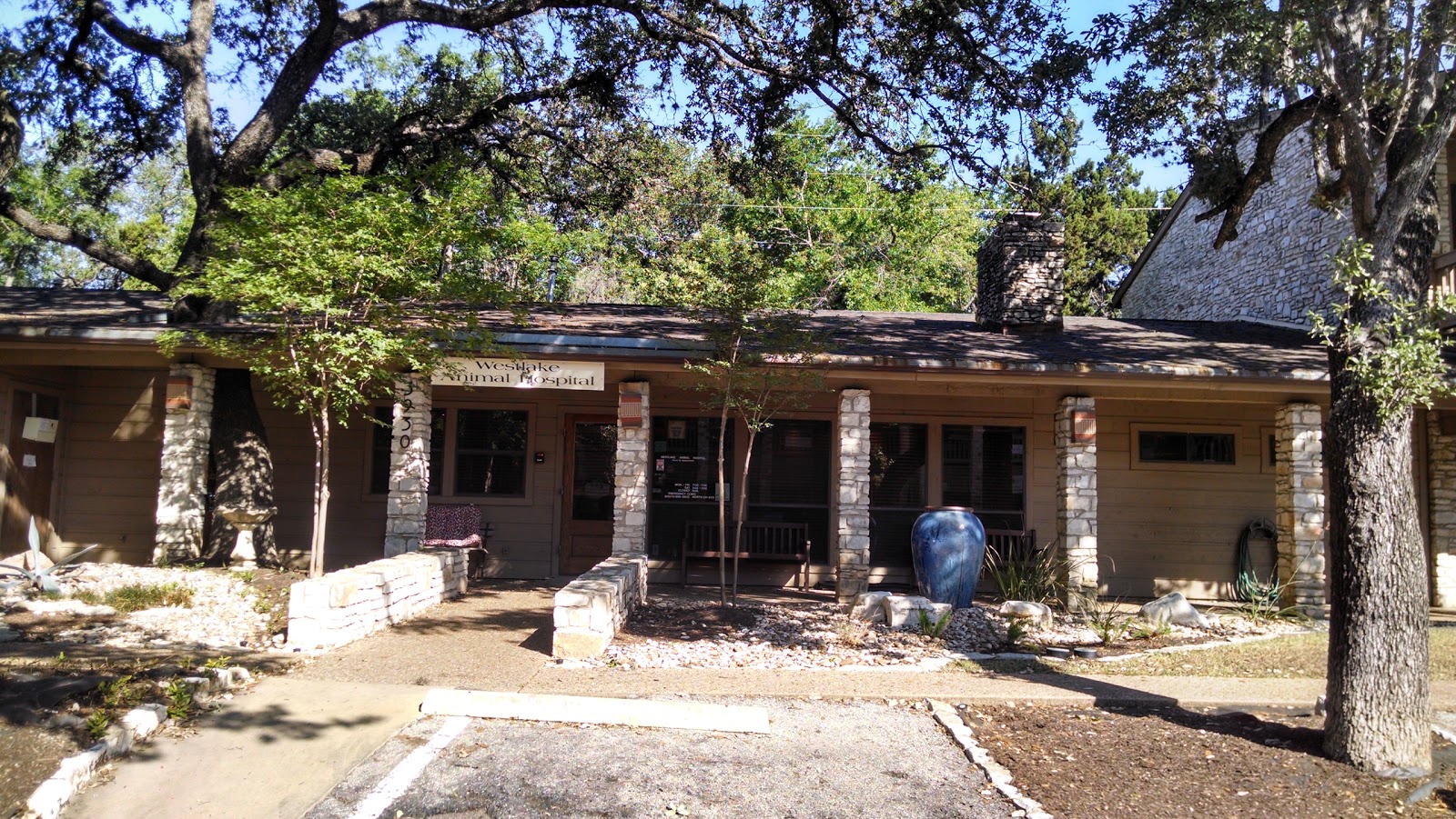 Westlake Animal Hospital A Thrive Pet Healthcare Partner - Austin , United States