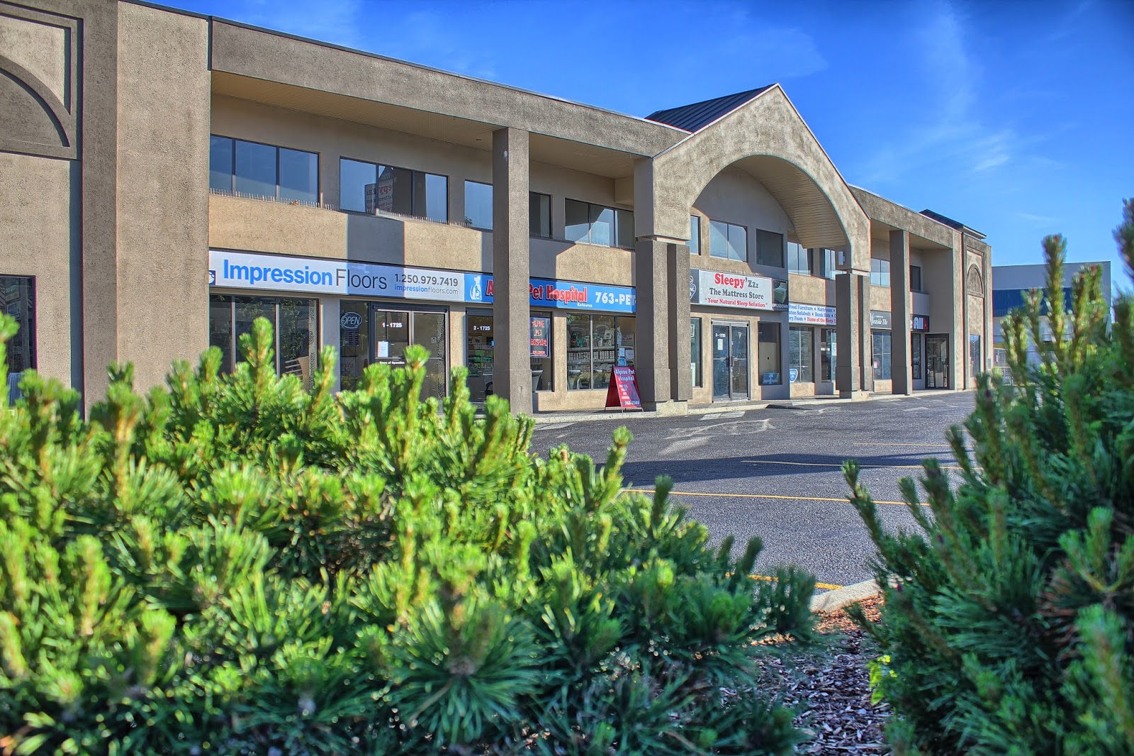 Alpine Pet Hospital - Kelowna , Canada