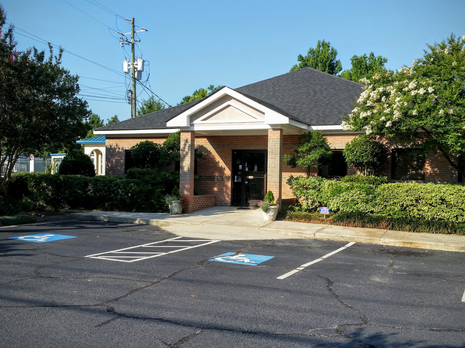 Brantley and Jordan Animal Hospital, 5698 Thomaston Road, Macon