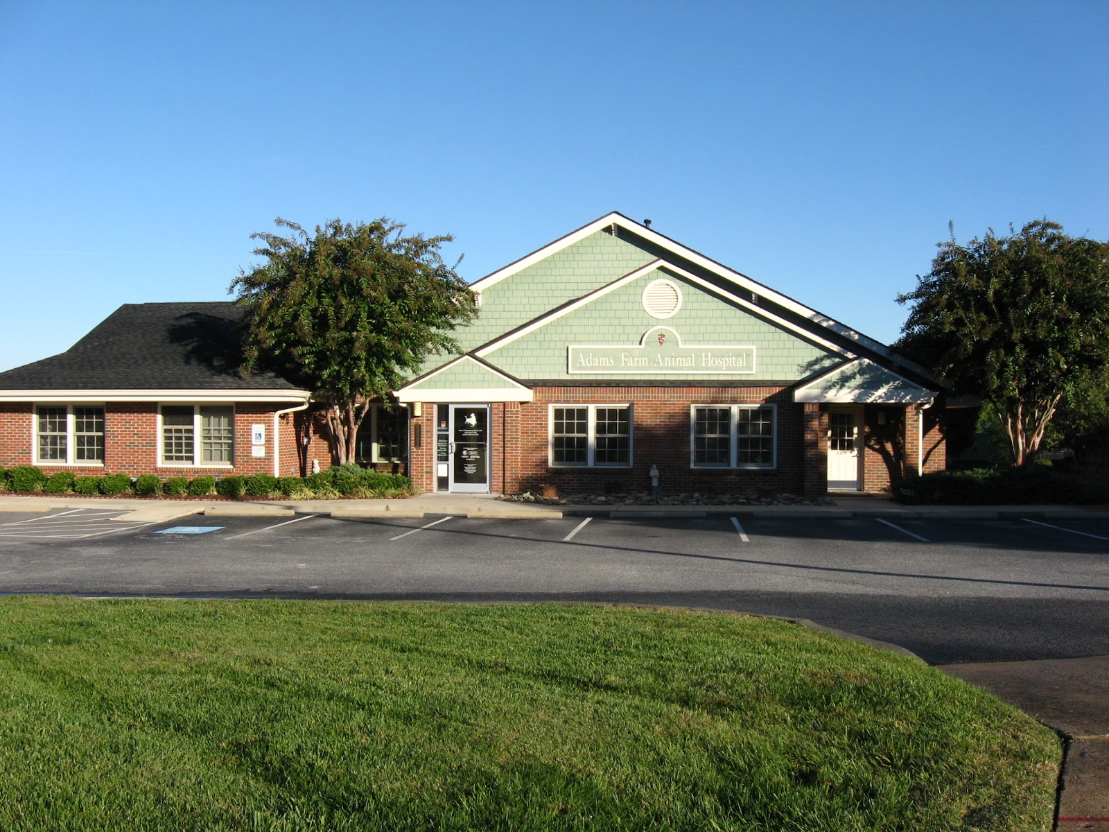 Adams Farm Animal Hospital PA, 5502 Adams Farm Lane, Greensboro