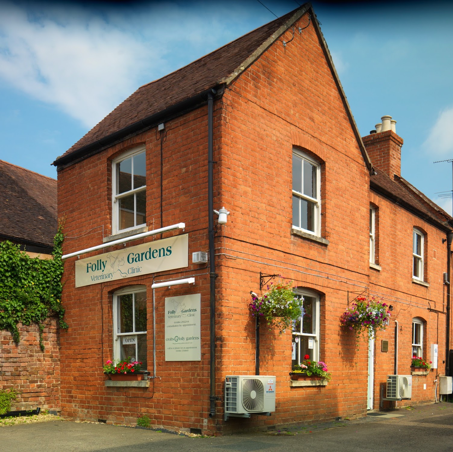 Folly Gardens Veterinary Clinic - Tewkesbury , United Kingdom