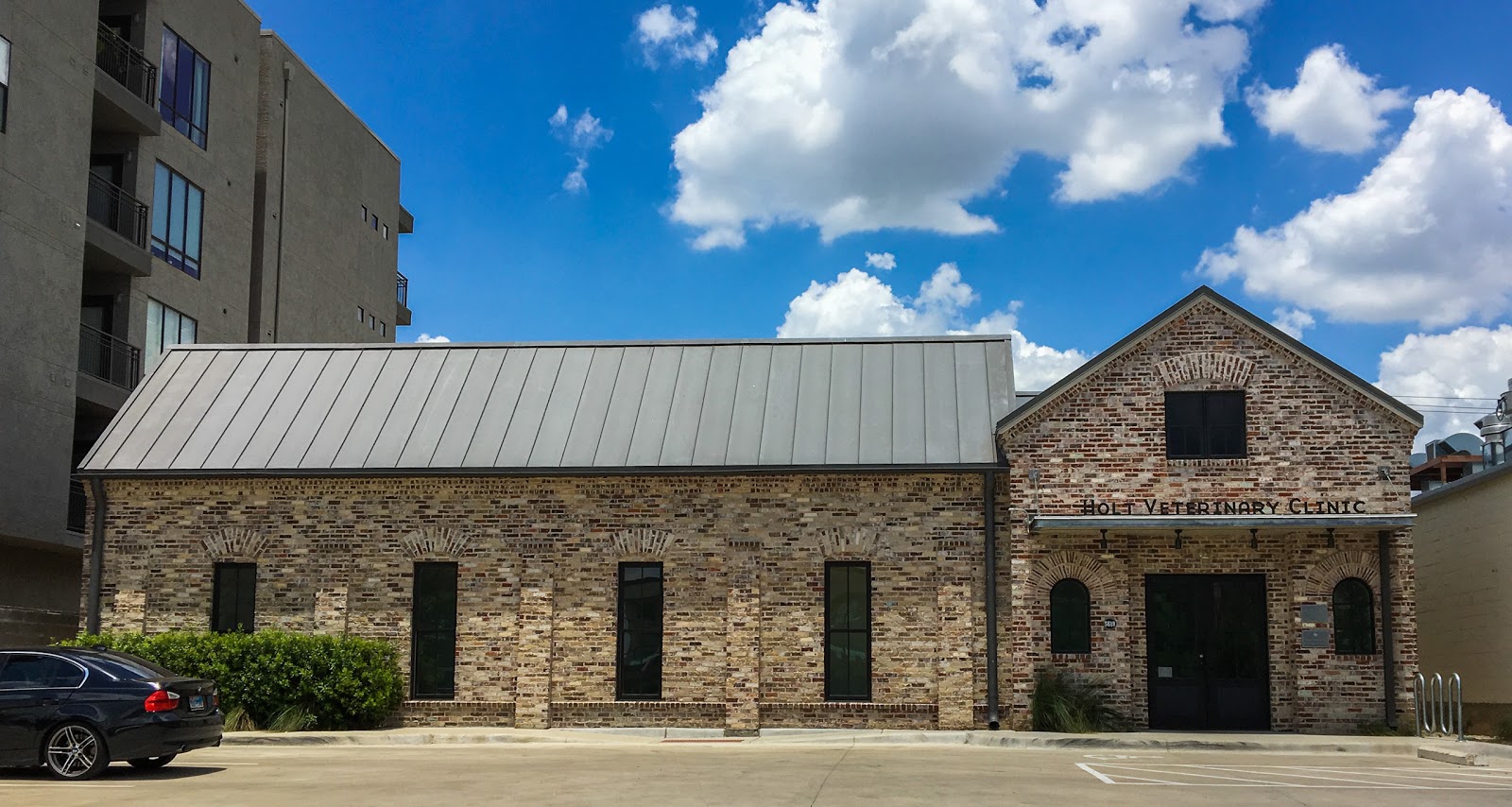 Holt Veterinary Clinic - Dallas , United States