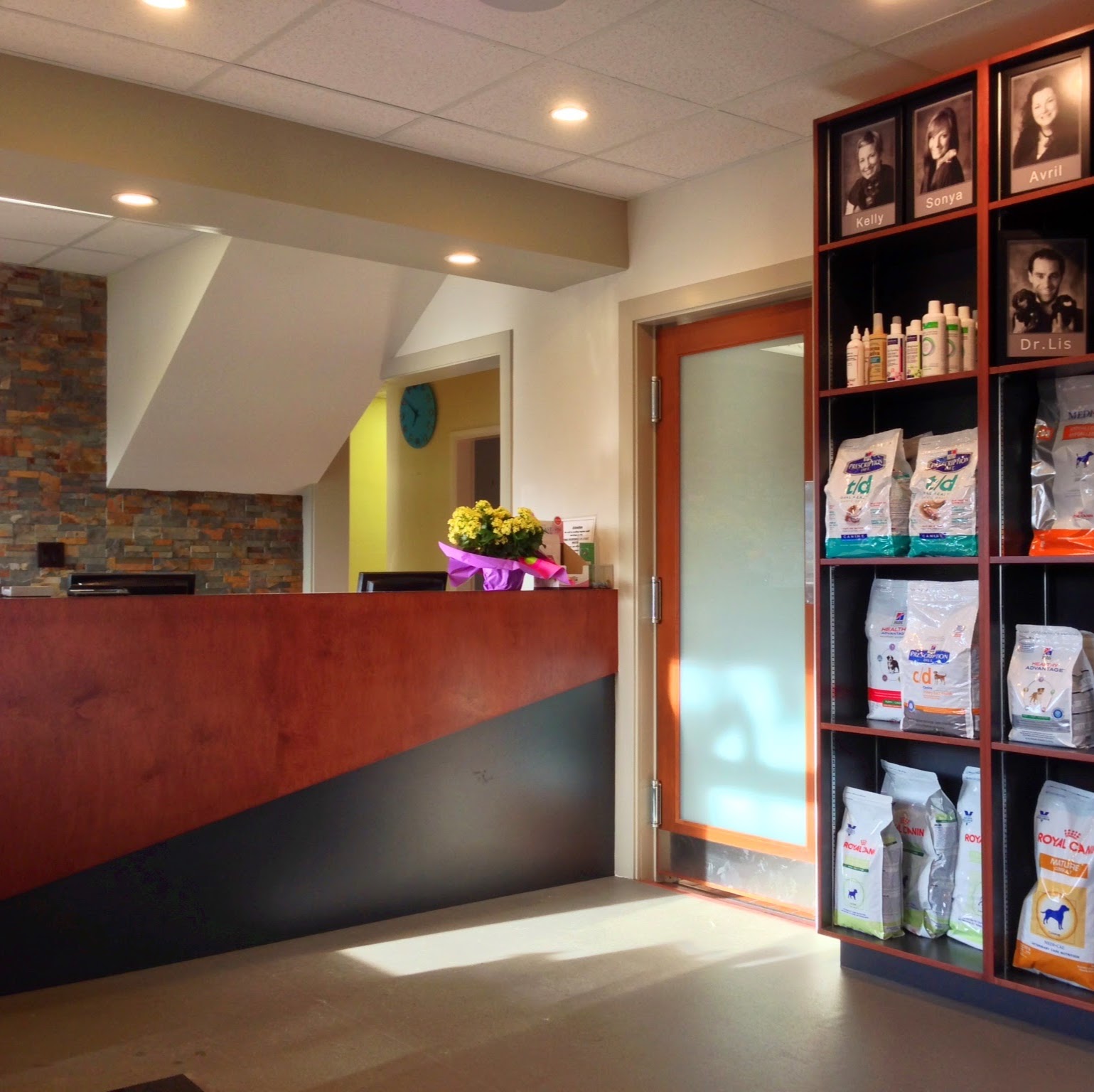 Richmond Animal Hospital - Richmond , Canada