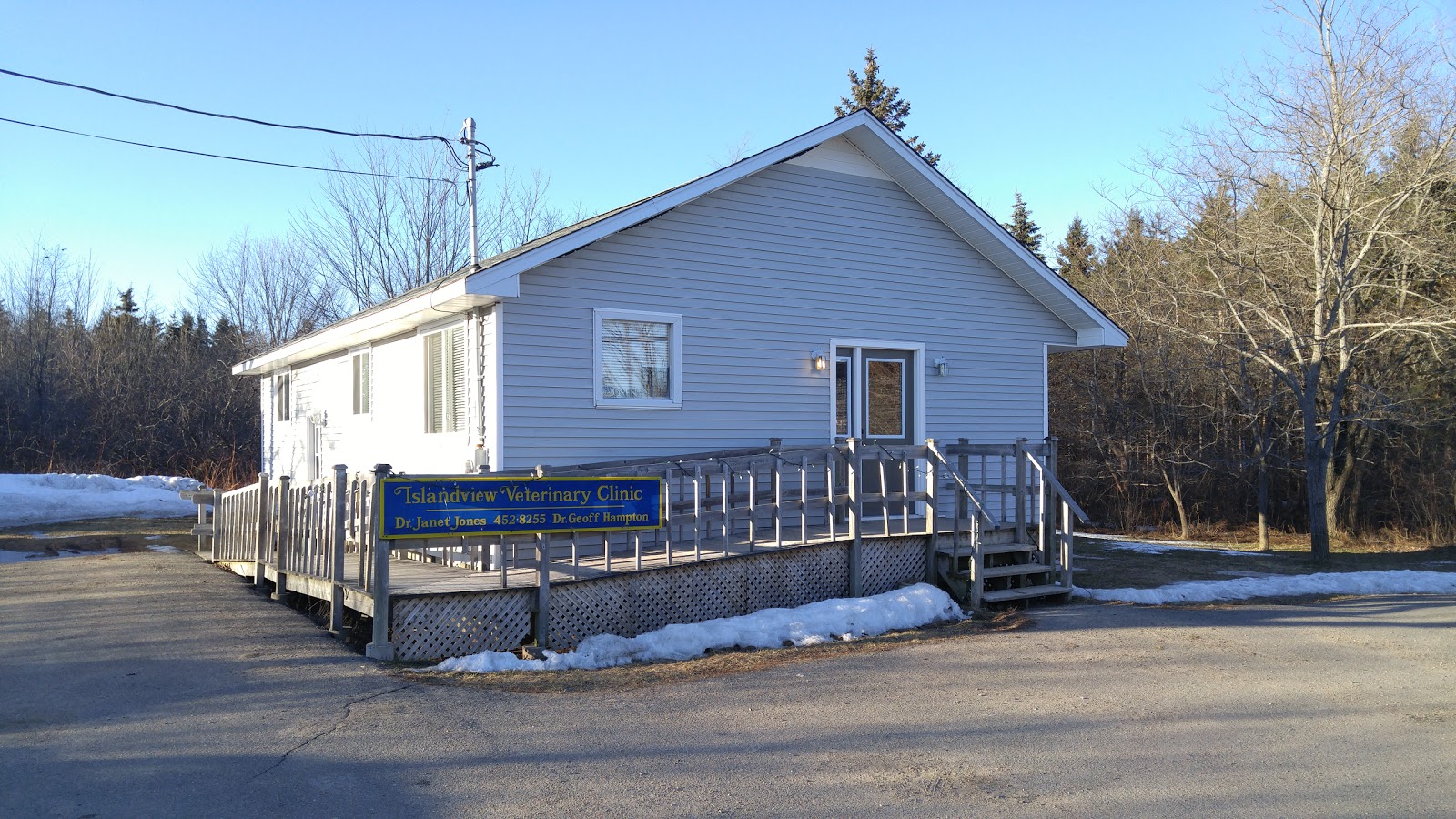 Islandview Veterinary Hospital - New Maryland , Canada