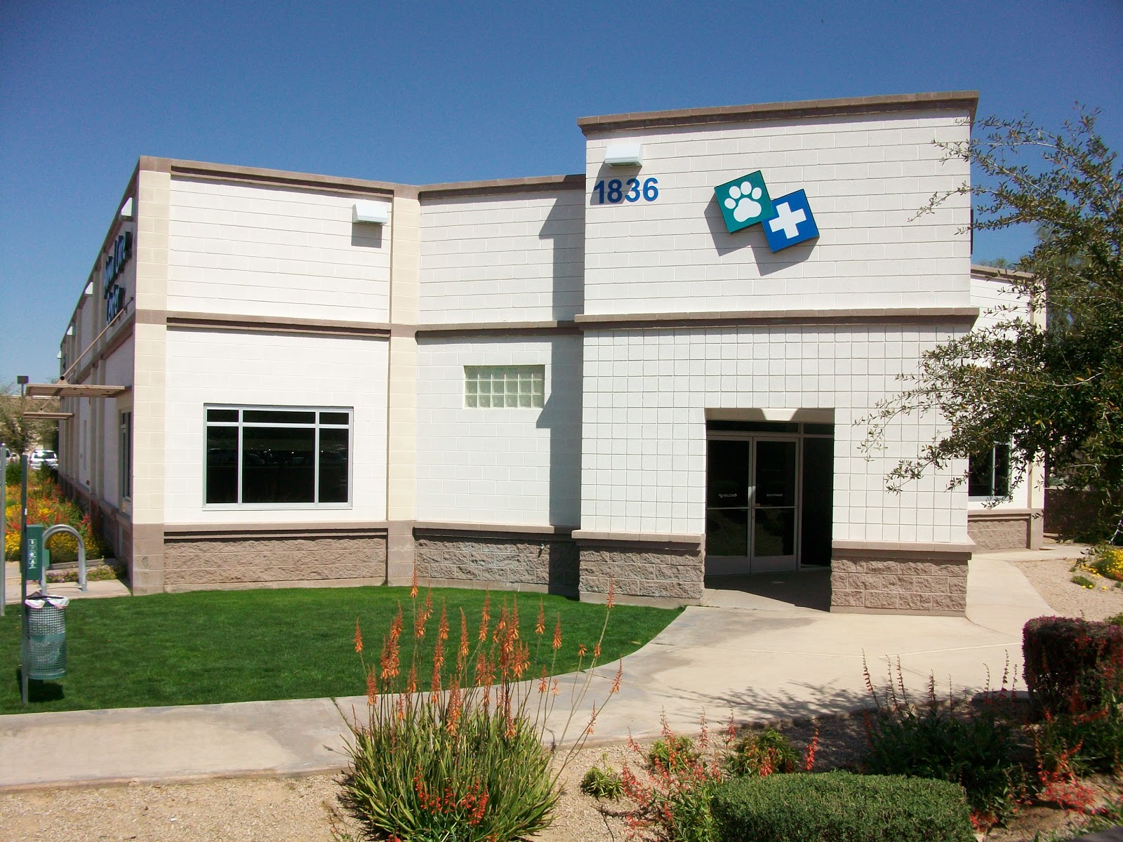 Mcclintock Animal Care Center - Tempe , United States