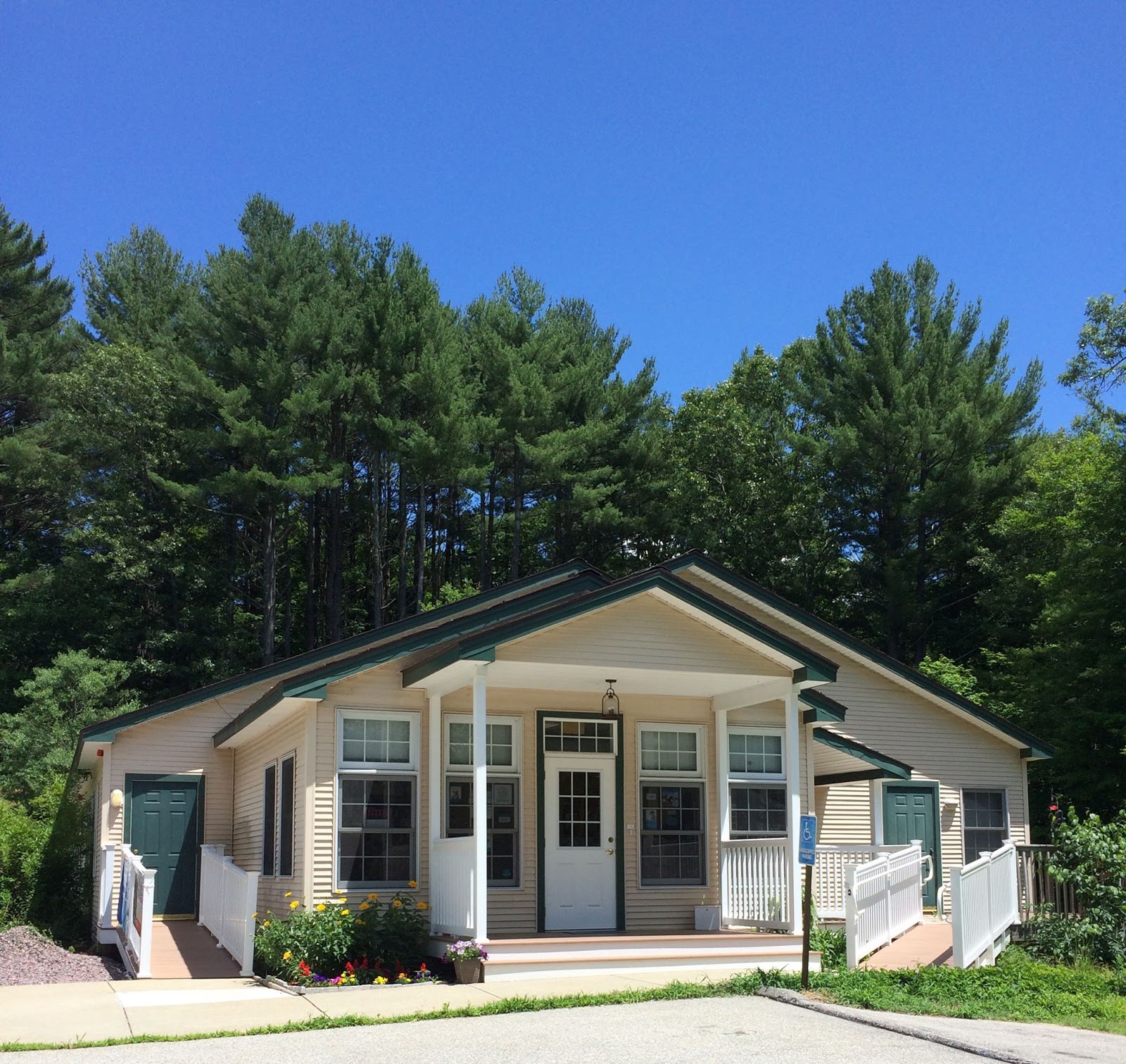 Fenton River North Veterinary Clinic - Ashford , United States