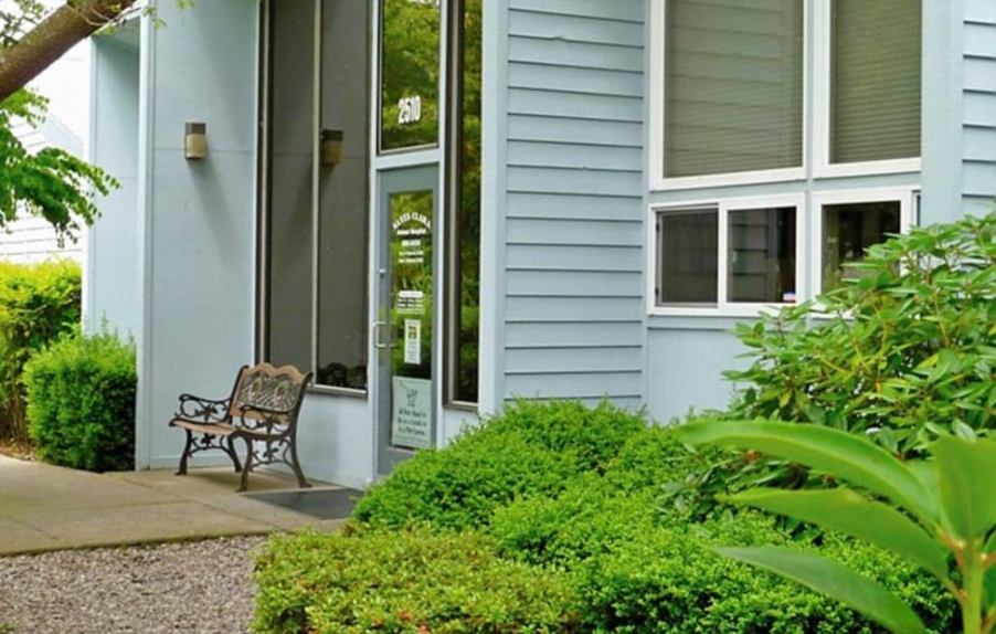 Santa Clara Animal Hospital - Eugene , United States