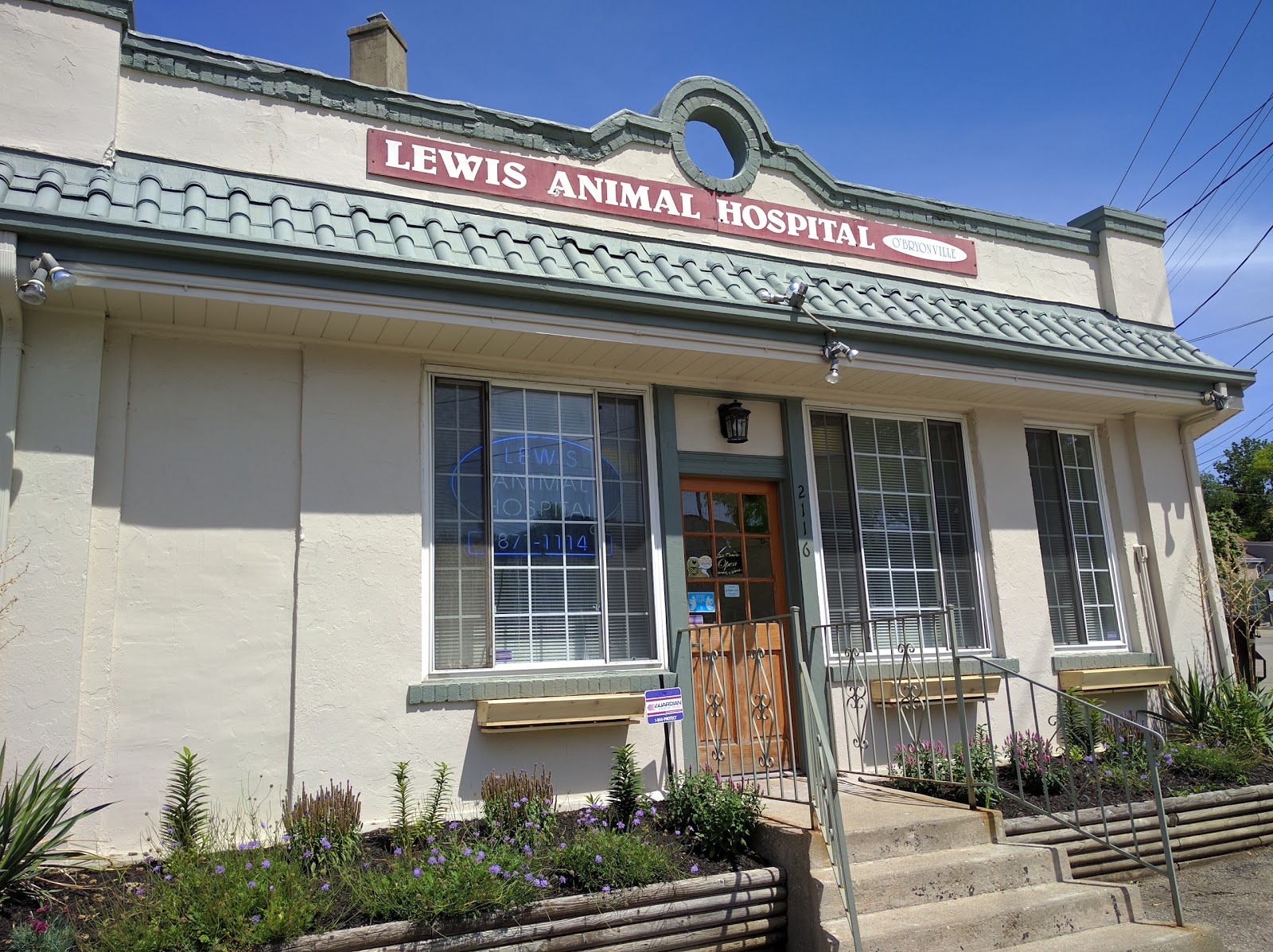 Lewis Animal Hospital - Cincinnati , United States