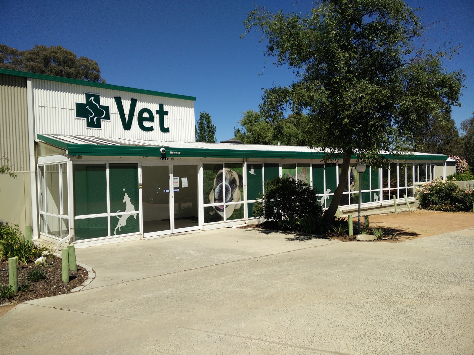Greencross Vets Tuggeranong - Calwell , Australia