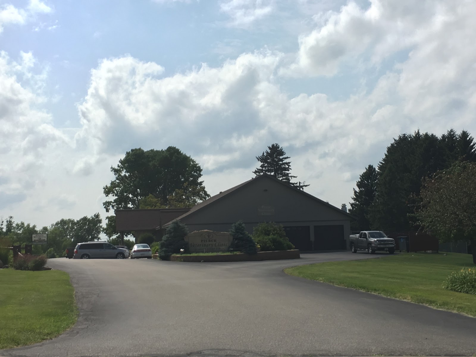 Pierce Veterinary Clinic - Ellsworth , United States