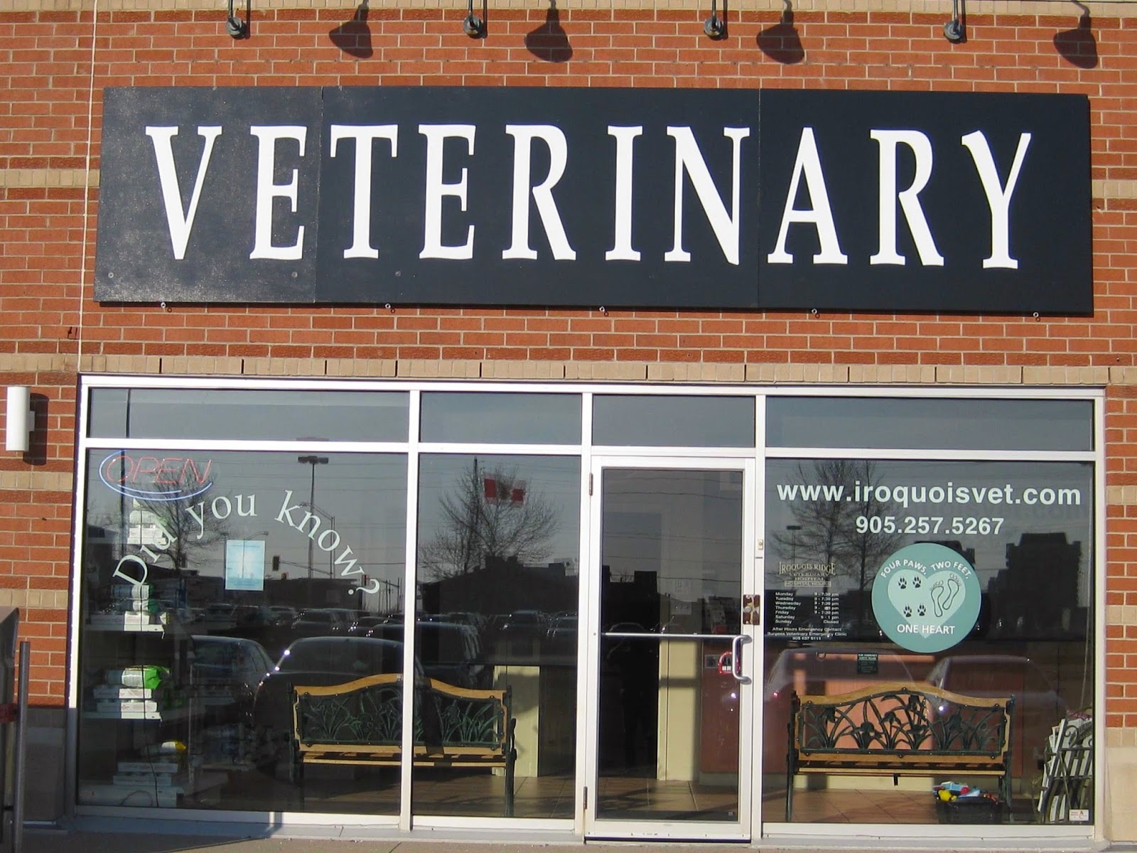 Iroquois Ridge Veterinary Hospital (winner Homesense Plaza) - Oakville , Canada