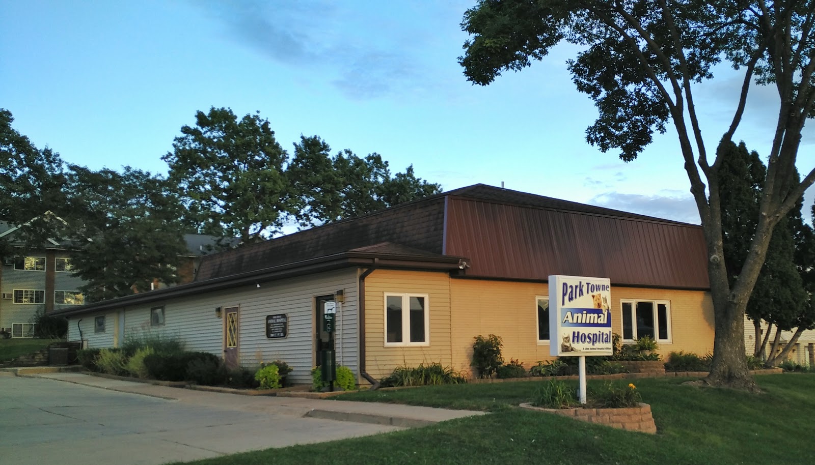 Linn Animal Hospital North - Cedar Rapids , United States