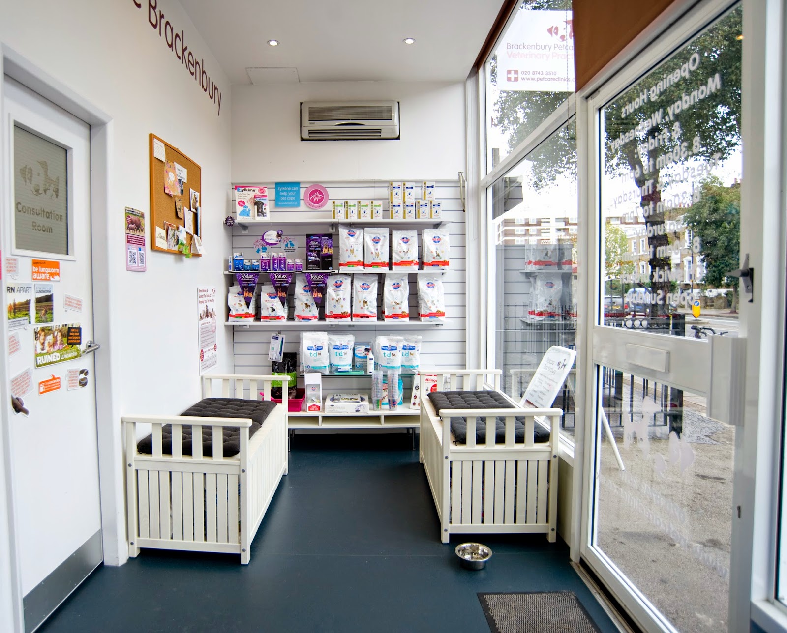 Village Vet Brackenbury - London , United Kingdom