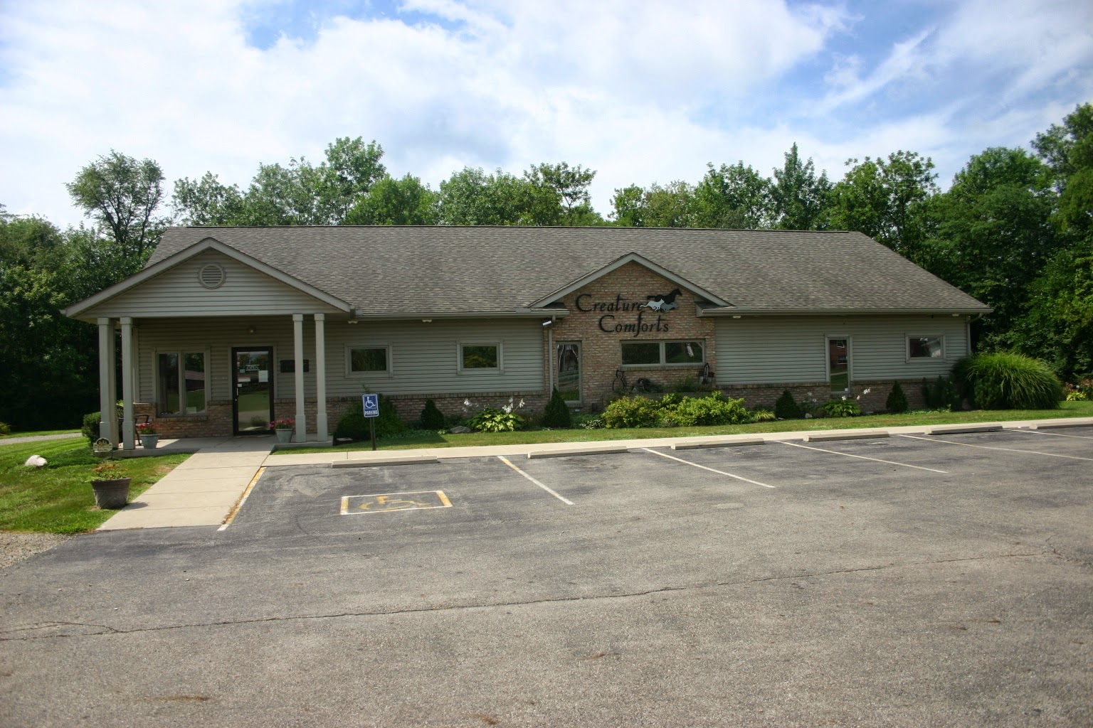 Creature Comforts Veterinary - Eaton , United States