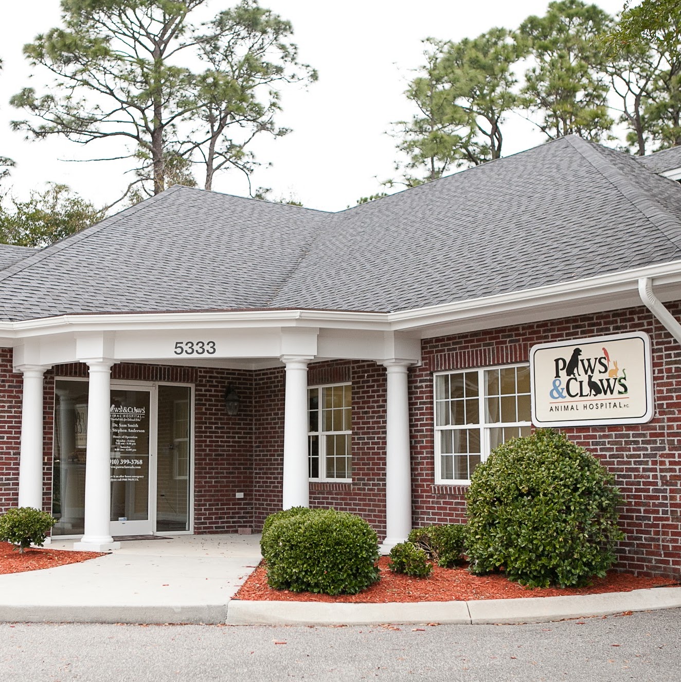 Paws And Claws Animal Hospital - Wilmington , United States