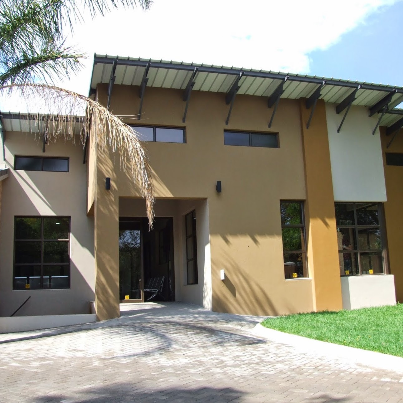 Bergbos Dierekliniek - Safarituine , South Africa