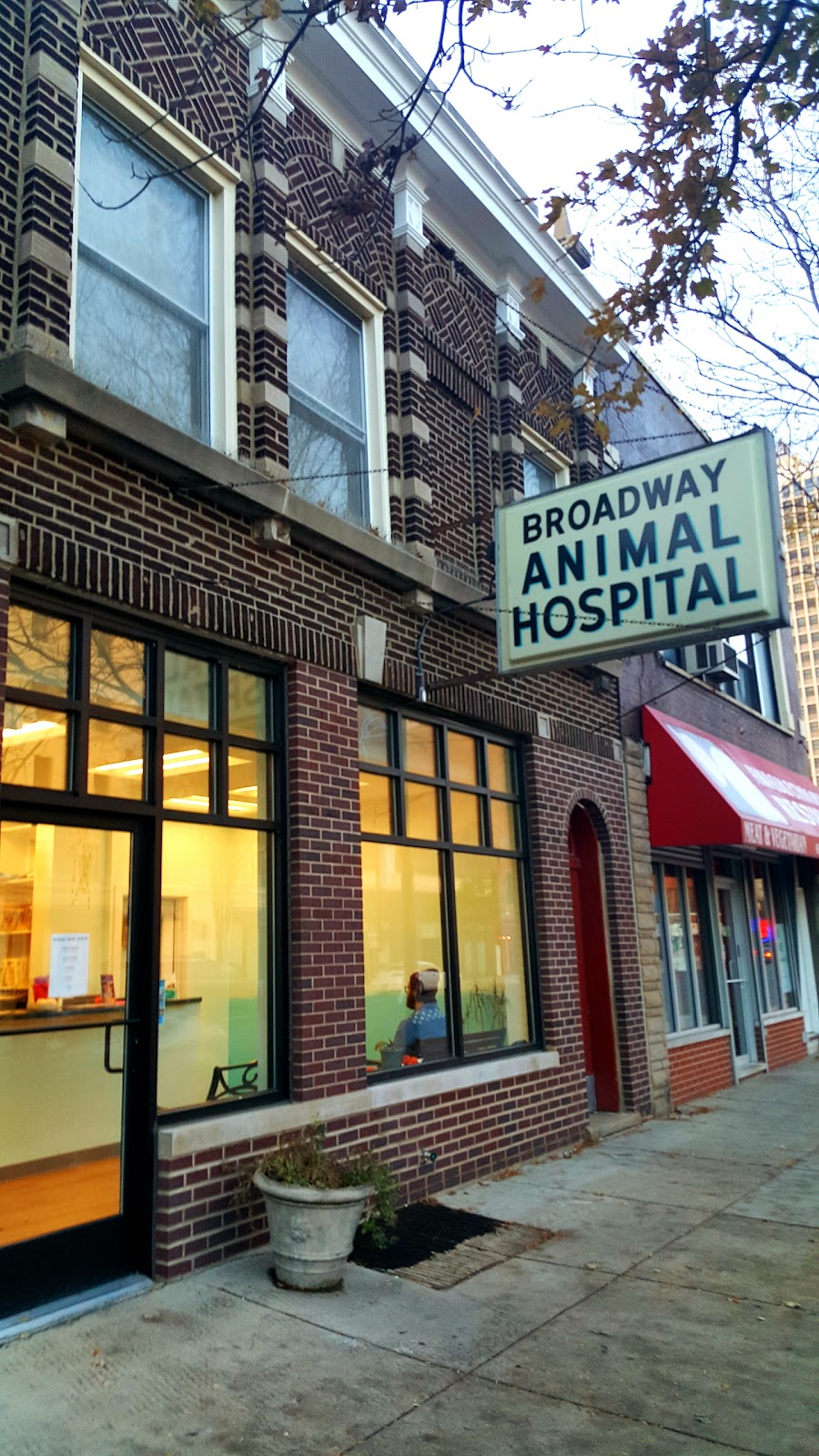 Broadway Animal Hospital - Chicago , United States