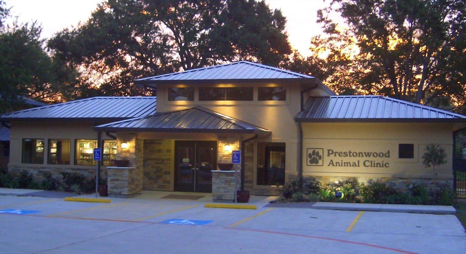 Vca Prestonwood Animal Hospital - Houston , United States
