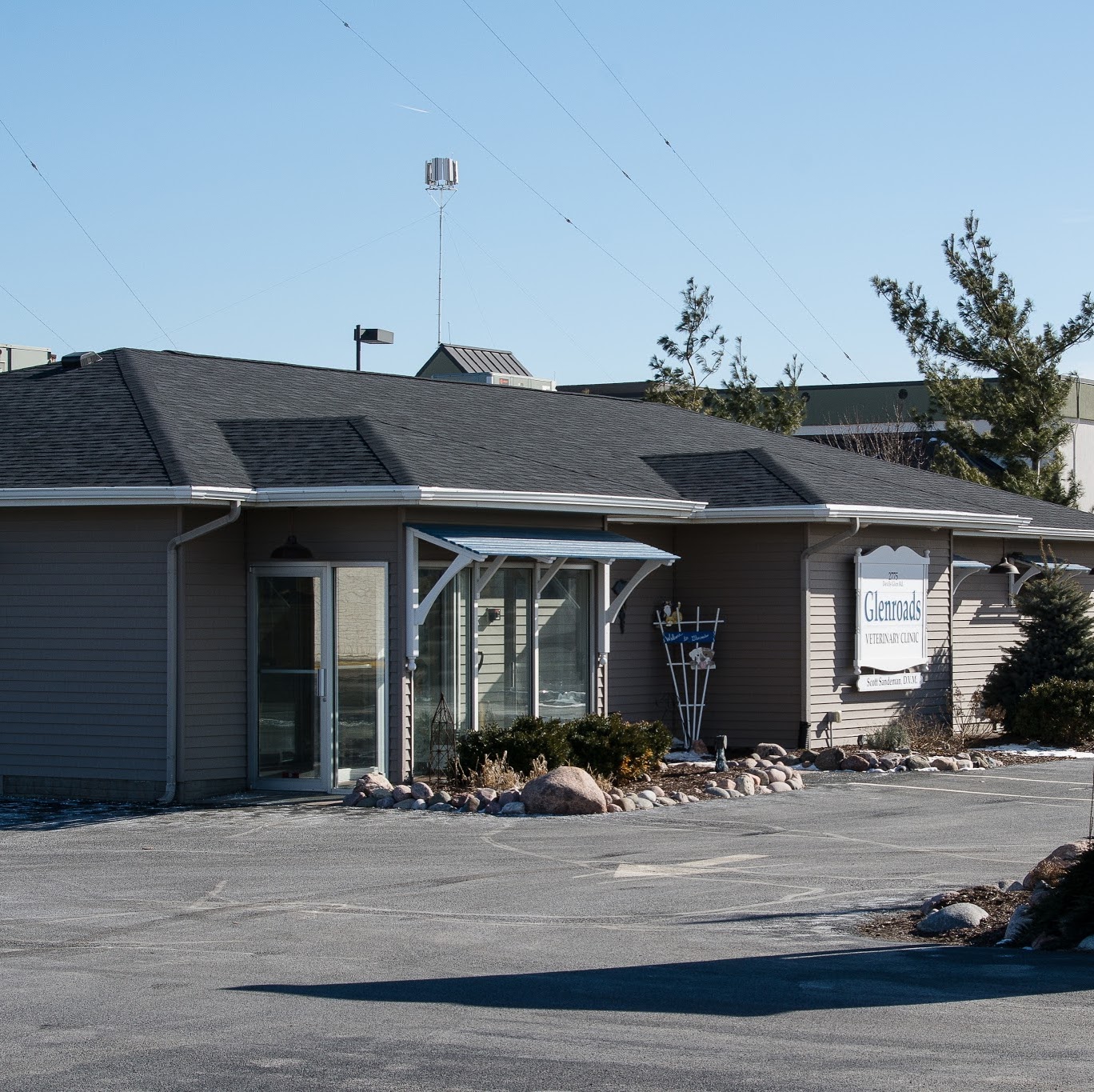 Glenroads Veterinary Clinic A Thrive Pet Healthcare Partner - Bettendorf , United States